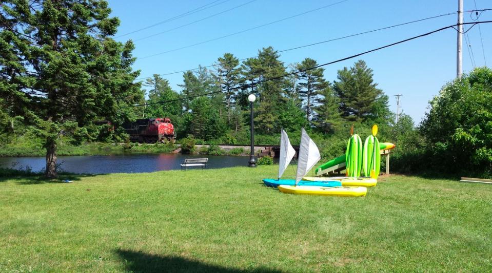 Michigamme Bear Paw Inn מראה חיצוני תמונה